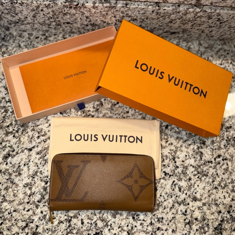 🔥Authentic Louis Vuitton Monogram Giant Zippy Wallet New Collection Microchip🔥